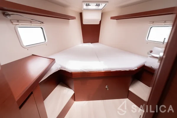 Hanse 418 - Yacht Charter Sailica