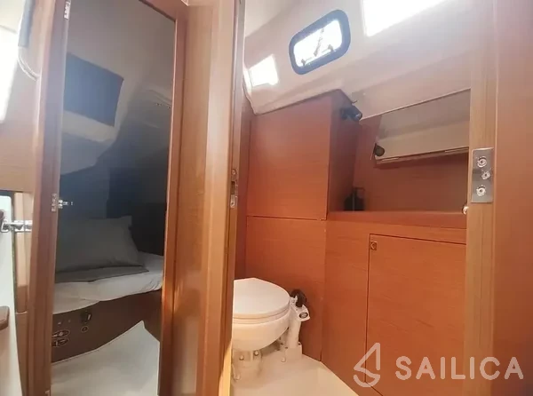 Sun Odyssey 349 - Yacht Charter Sailica