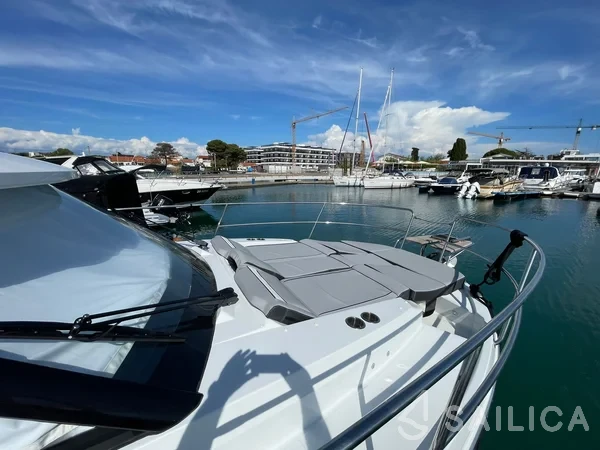 Merry Fisher 895 - Yacht Charter Sailica