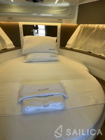 Merry Fisher 895 - Yacht Charter Sailica