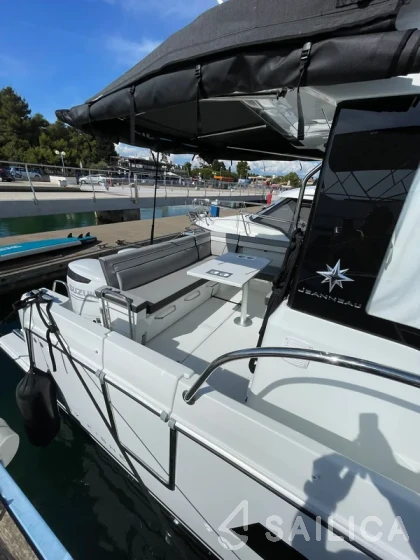 Merry Fisher 895 - Yacht Charter Sailica