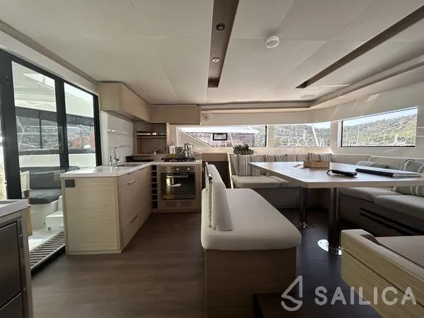 Lagoon 51 - Yacht Charter Sailica
