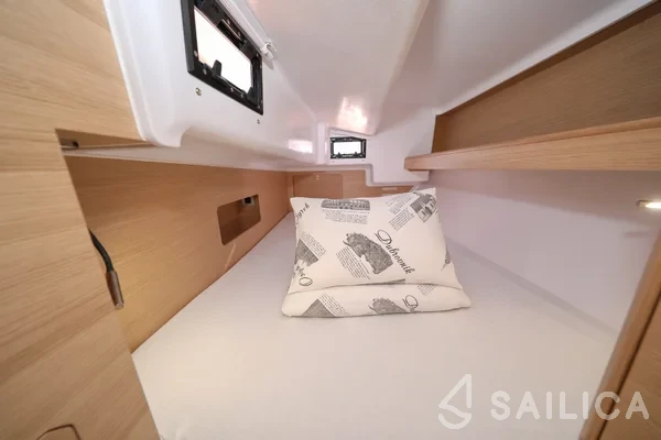 Elan E4 - Yacht Charter Sailica