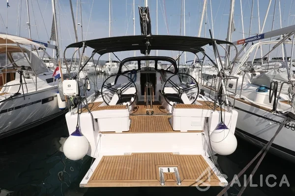 Elan E4 - Yacht Charter Sailica