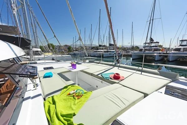 Bali Catsmart - Yacht Charter Sailica