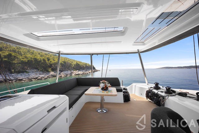 Lagoon 55 - Yacht Charter Sailica