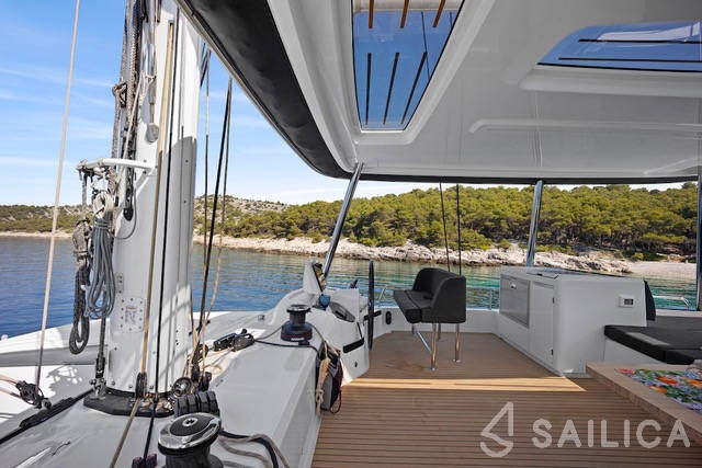 Lagoon 55 - Yacht Charter Sailica