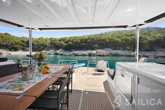 Lagoon 55 - Yacht Charter Sailica