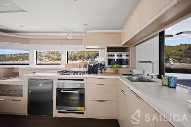 Lagoon 55 - Yacht Charter Sailica