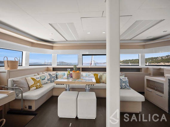 Lagoon 55 - Yacht Charter Sailica