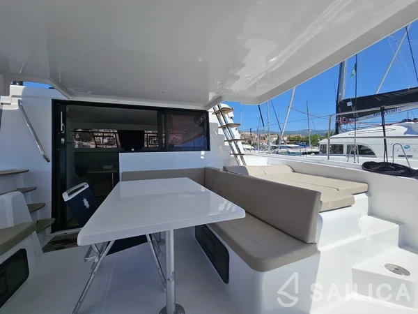 Aventura 37 - Yacht Charter Sailica