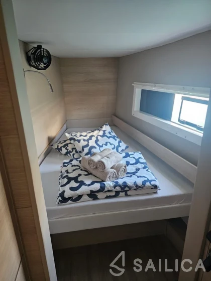 Aventura 37 - Yacht Charter Sailica