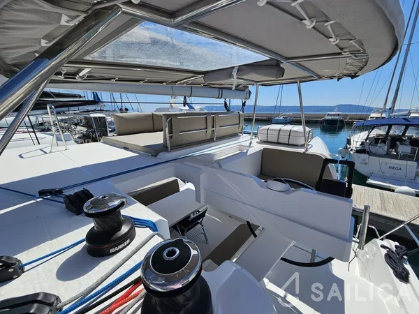 Aventura 37 - Yacht Charter Sailica