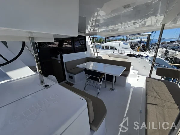 Aventura 37 - Yacht Charter Sailica