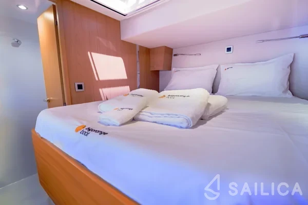Bali 4.8  - Yacht Charter Sailica