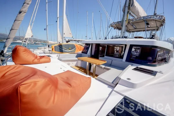 Bali 4.8  - Yacht Charter Sailica
