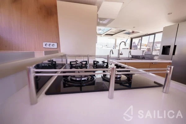 Bali 4.8  - Yacht Charter Sailica