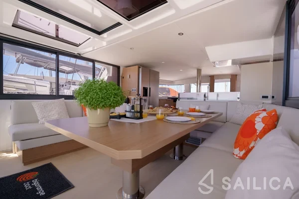 Bali 4.8  - Yacht Charter Sailica