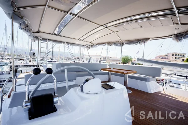Bali 4.8  - Yacht Charter Sailica