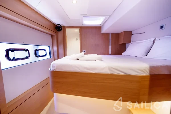 Bali 4.8  - Yacht Charter Sailica