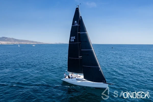 Italia Yachts 11.98 - Yacht Charter Sailica