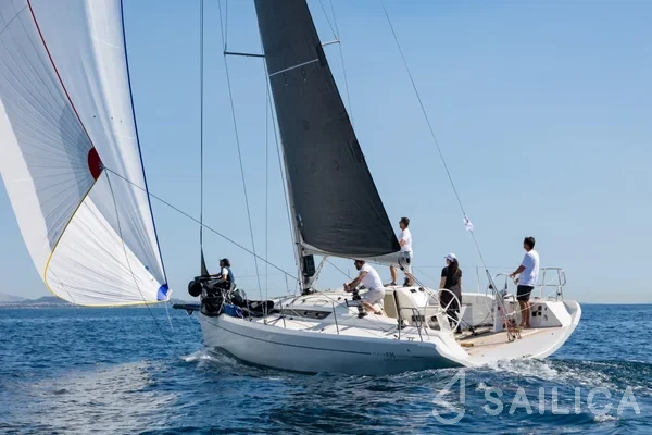 Italia Yachts 11.98 - Yacht Charter Sailica