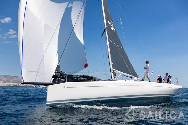 Italia Yachts 11.98 - Yacht Charter Sailica
