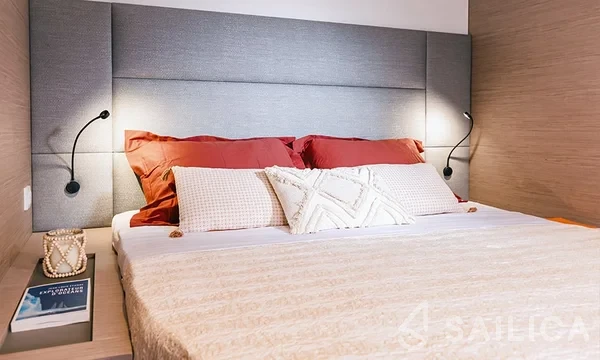 Aura 51 - Yacht Charter Sailica