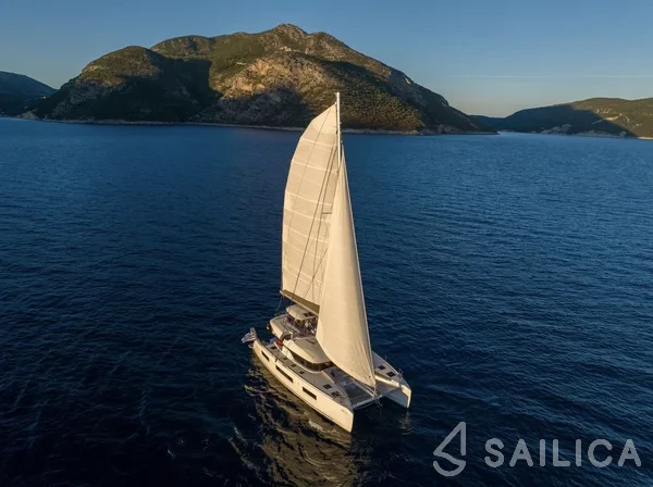 Lagoon 51 - Yacht Charter Sailica