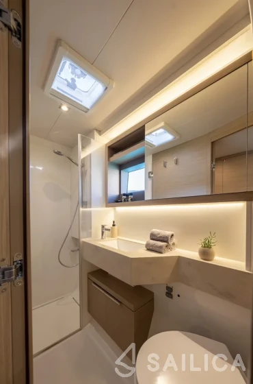Lagoon 51 - Yacht Charter Sailica