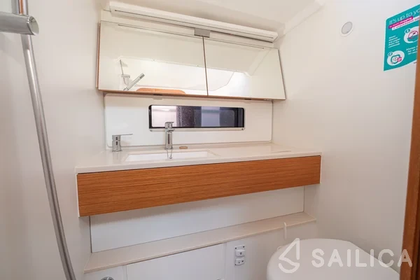 Dufour 41 - Photo #39 Dufour 41 - Yacht Charter Sailica