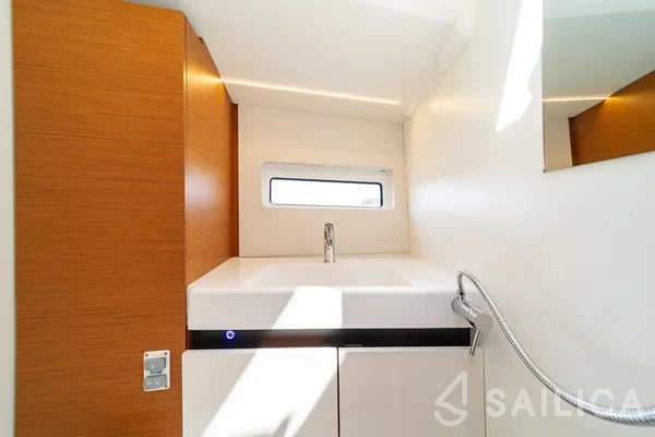 Sun Odyssey 490 - Yacht Charter Sailica