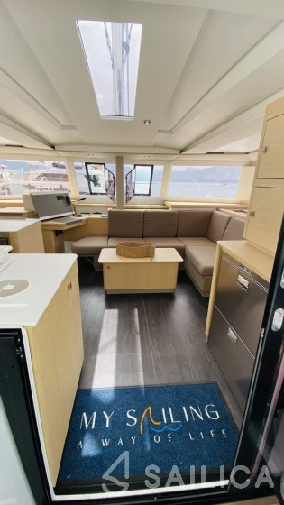 Astréa 42 - Yacht Charter Sailica
