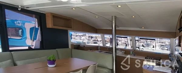 Bali Catsmart - Yacht Charter Sailica
