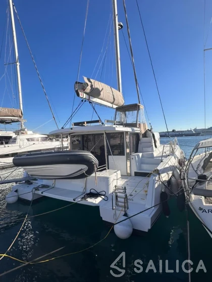 Bali 4.2 - Yacht Charter Sailica