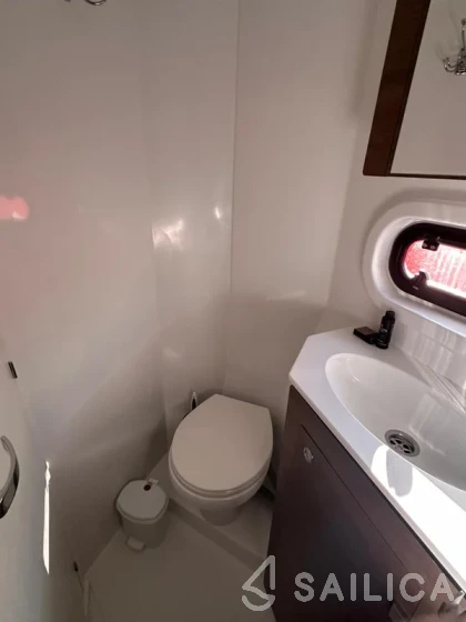 Bali 4.2 - Yacht Charter Sailica