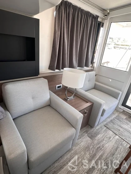 Bali 4.2 - Yacht Charter Sailica