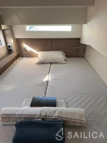 Bali 4.2 - Yacht Charter Sailica