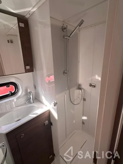 Bali 4.2 - Yacht Charter Sailica