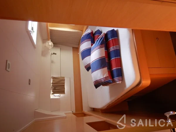Lagoon 400 S2 - Yacht Charter Sailica