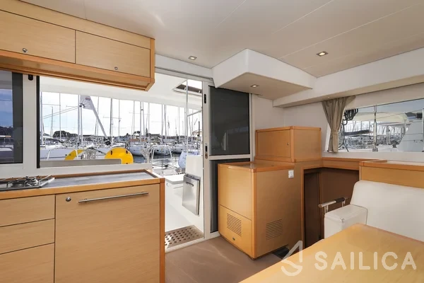 Lagoon 400 S2 - Yacht Charter Sailica