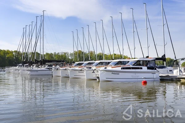 Nexus Revo 870 Prestige - Yacht Charter Sailica