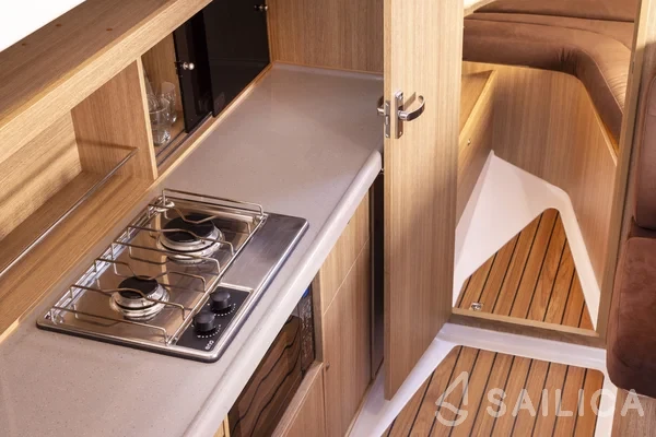 Nexus Revo 870 Prestige - Yacht Charter Sailica