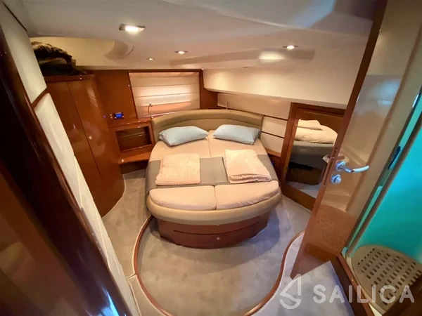 Prestige 50 Fly - Yacht Charter Sailica