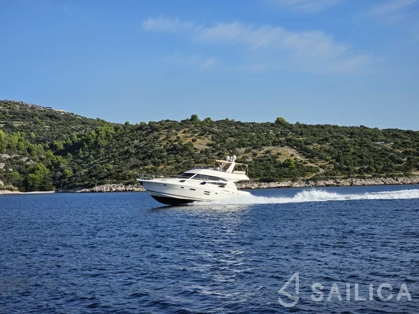 Prestige 50 Fly - Yacht Charter Sailica