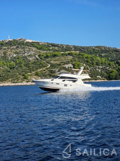 Prestige 50 Fly - Yacht Charter Sailica