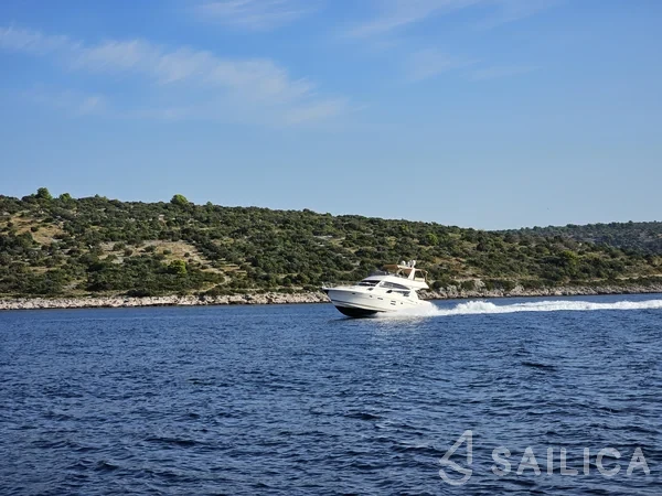 Prestige 50 Fly - Yacht Charter Sailica