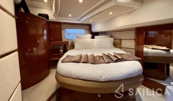 Prestige 50 Fly - Yacht Charter Sailica