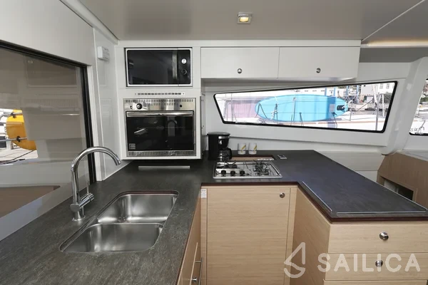 Bali 4.5 - Yacht Charter Sailica
