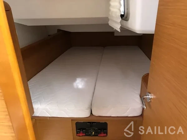 Sun Odyssey 449 - Yacht Charter Sailica